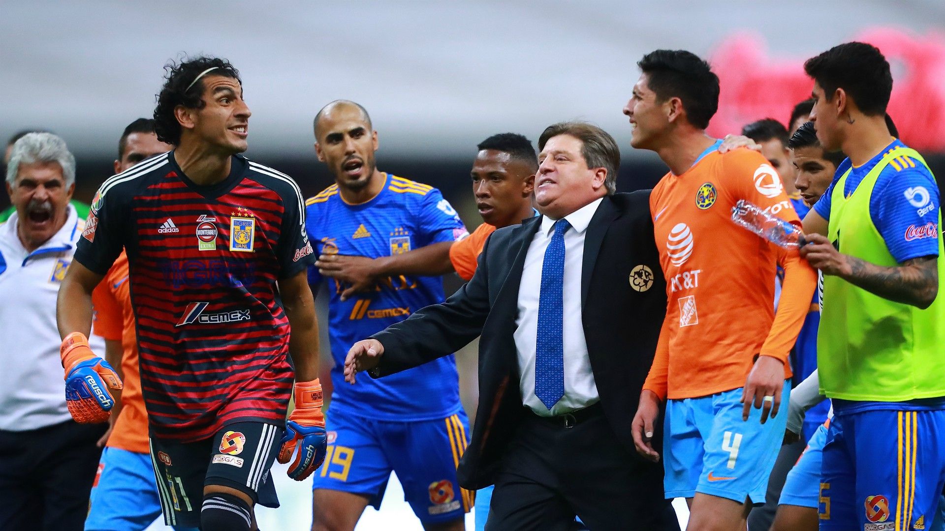 América Tigres Edson Álvarez Nahuel Guzmán