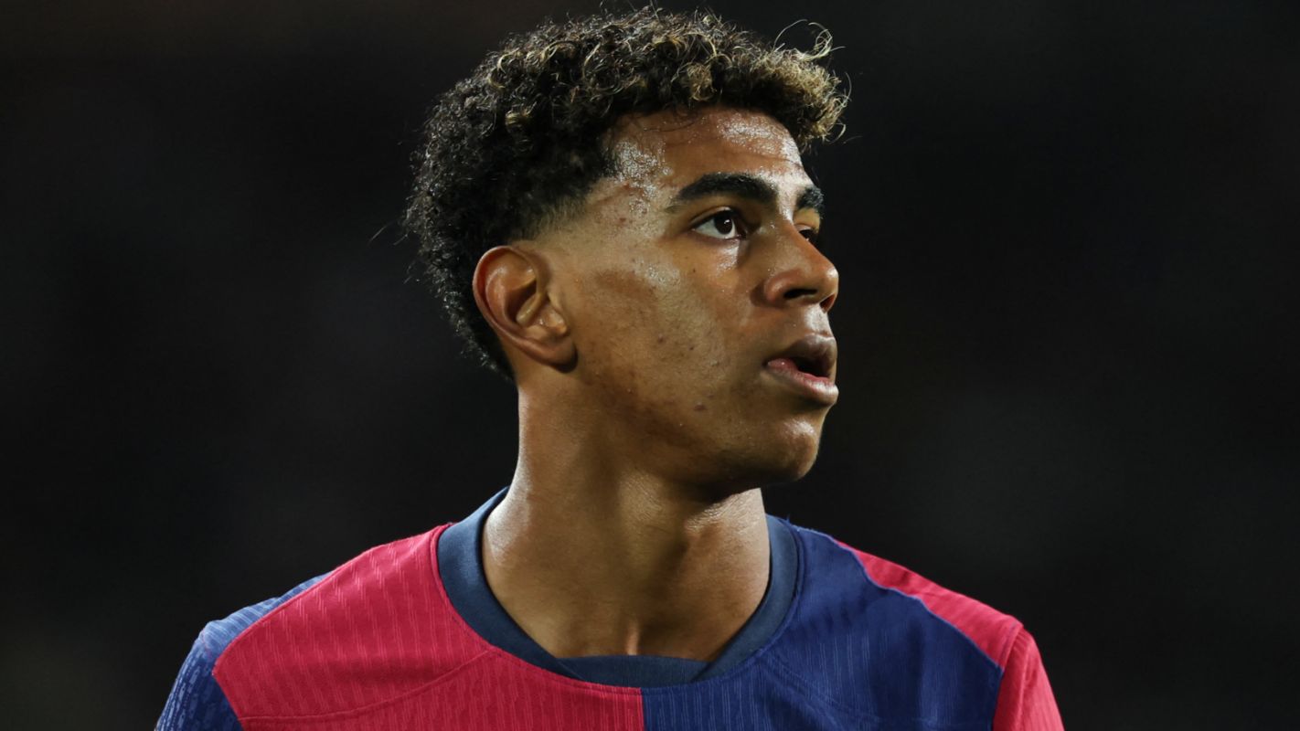 Lamine Yamal Barcelona 2024-25