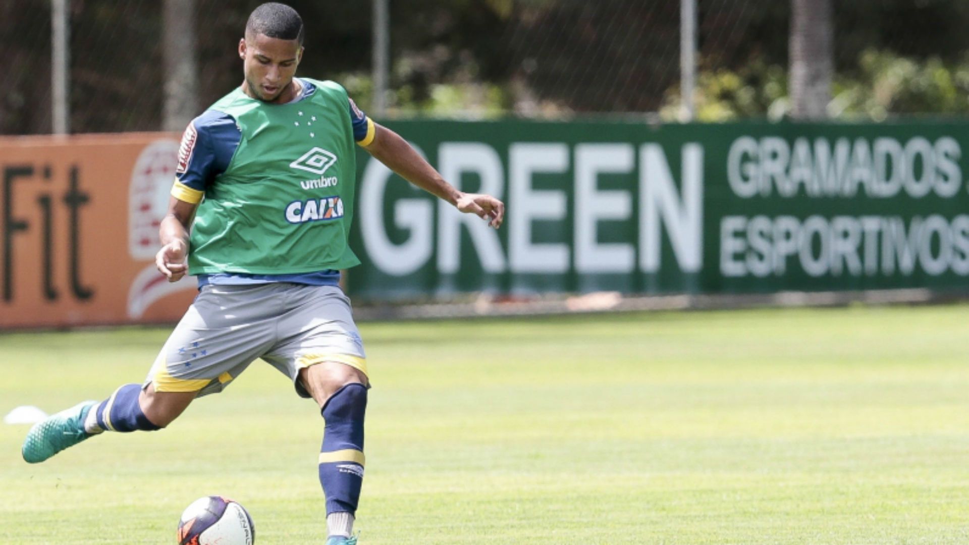 Murilo, zagueiro do Cruzeiro