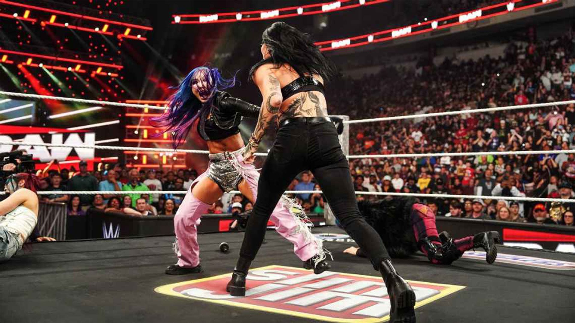 Rhea Ripley Kairi Sane WWE