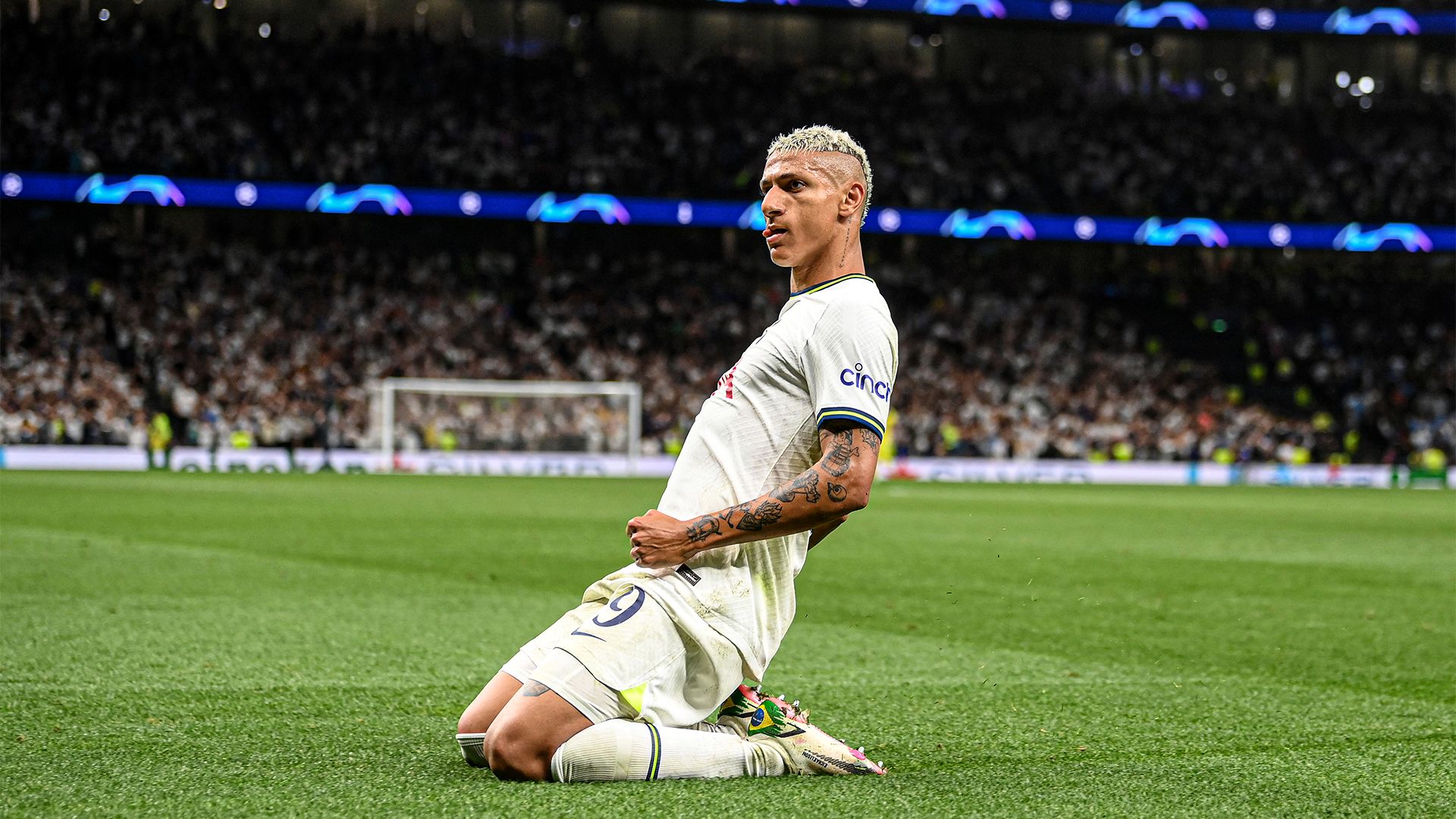 Richarlison celebration Tottenham Marseille 2022-23