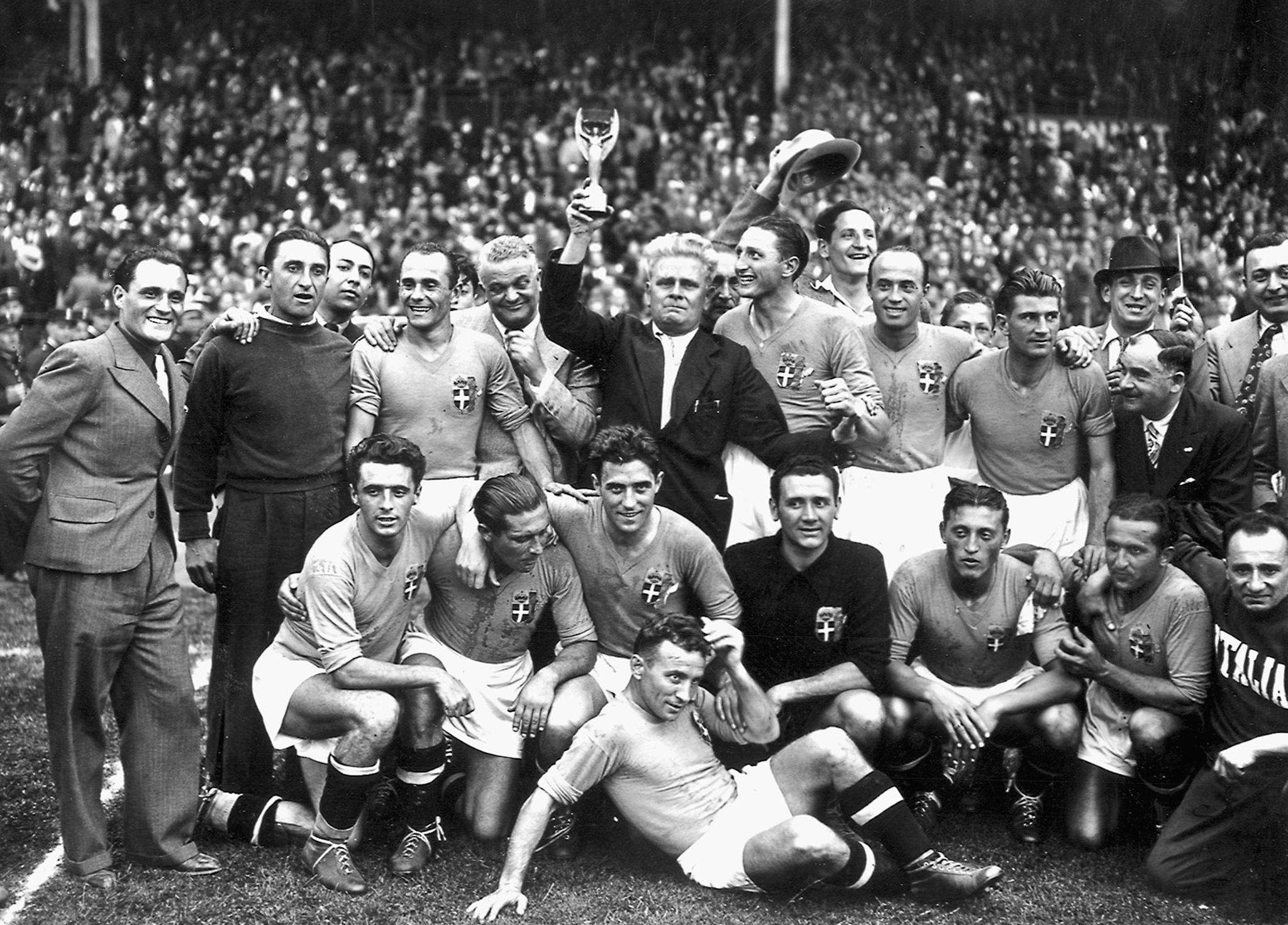 WORLD CUP-1938-ITALY-TEAM-CUP