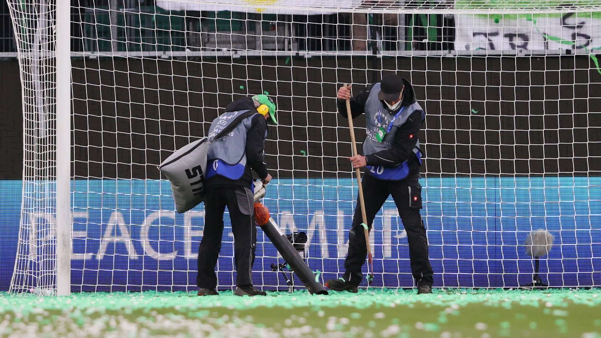 Arsenal Wolfsburg confetti 2022