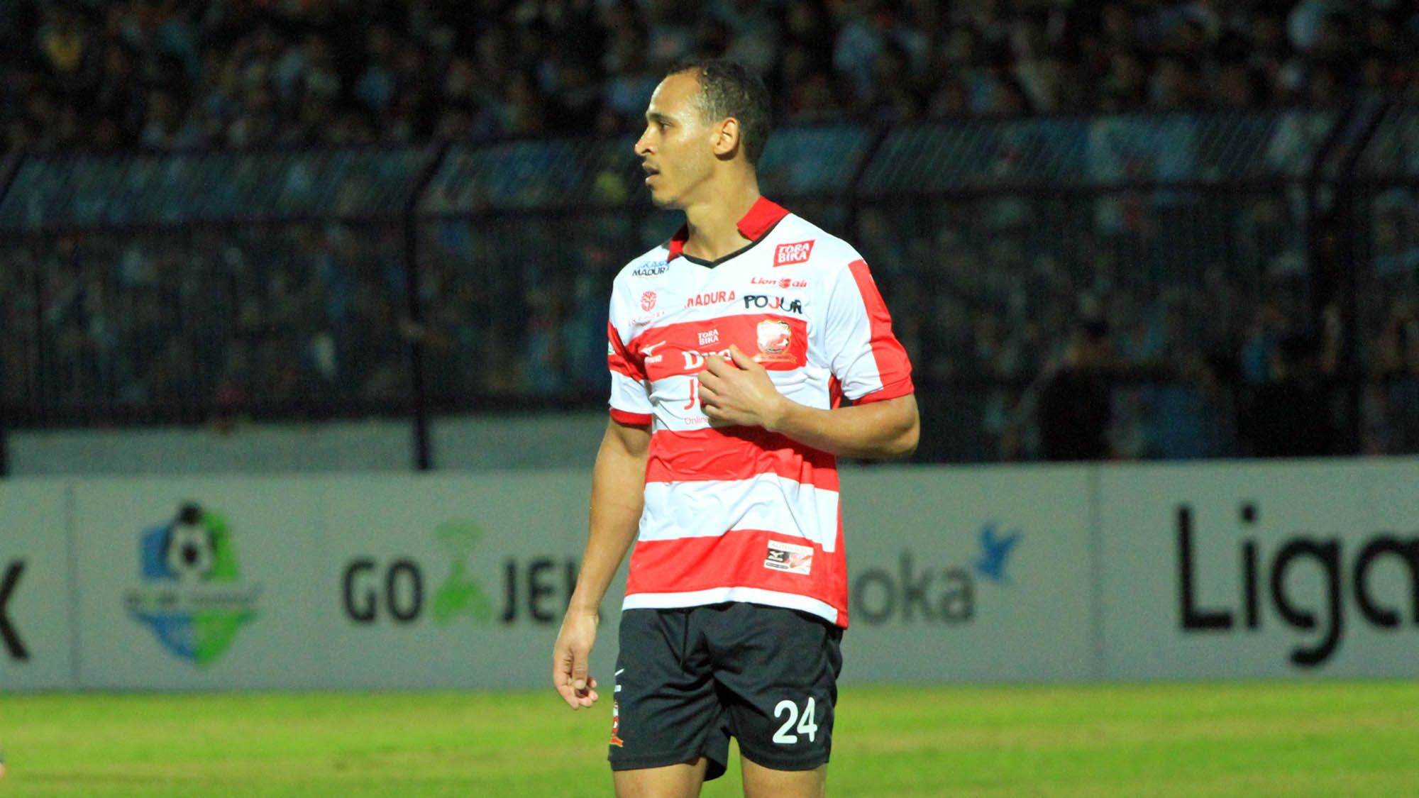 Peter Odemwingie - Madura United