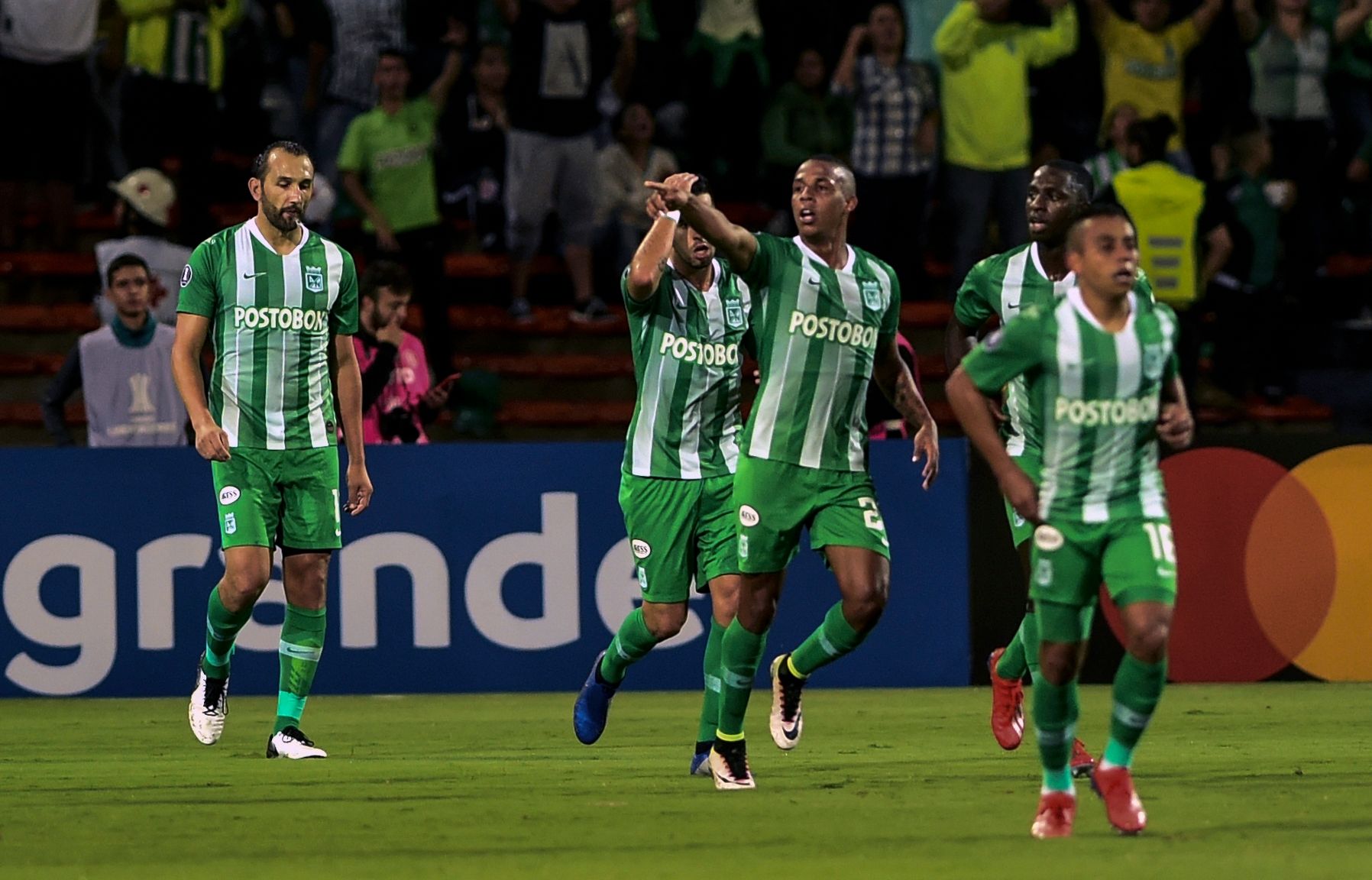 Atlético Nacional gol Lucumí a Libertad Copa Libertadores 2019
