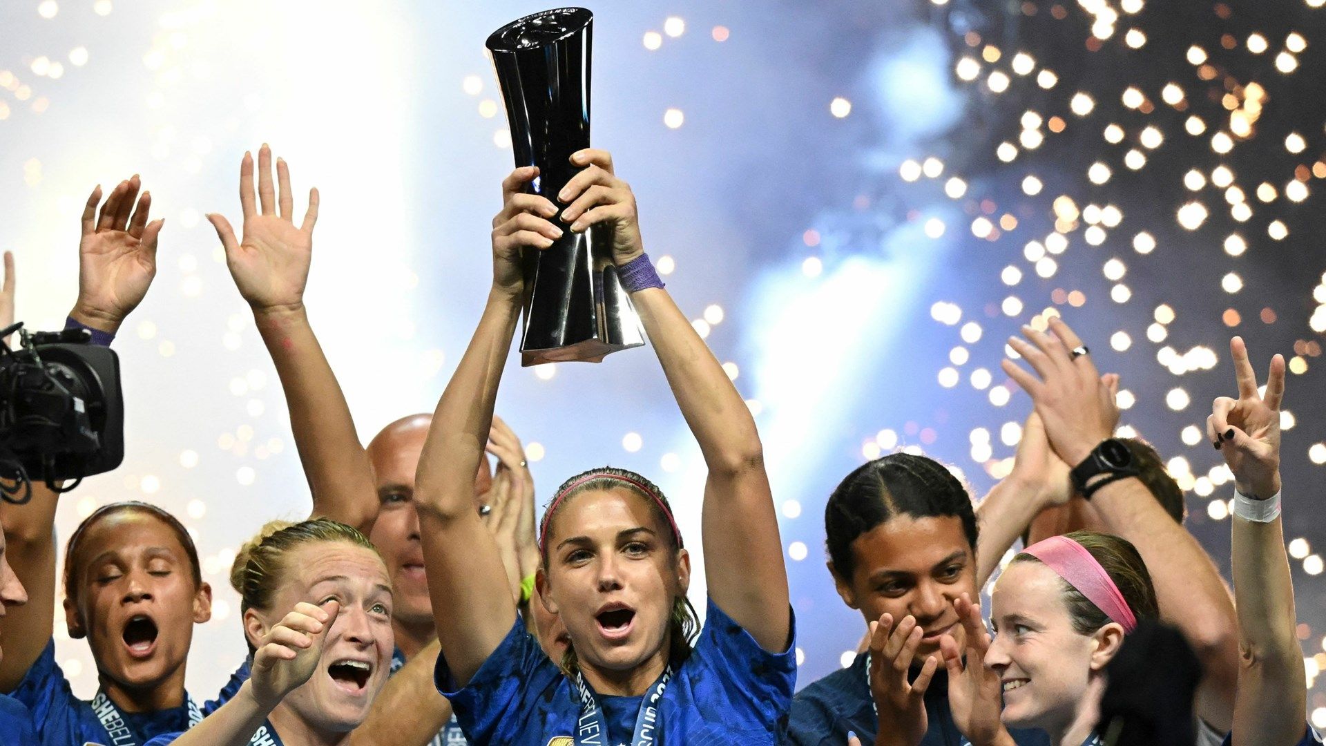 Alex Morgan USWNT SheBelieves Cup trophy 2023