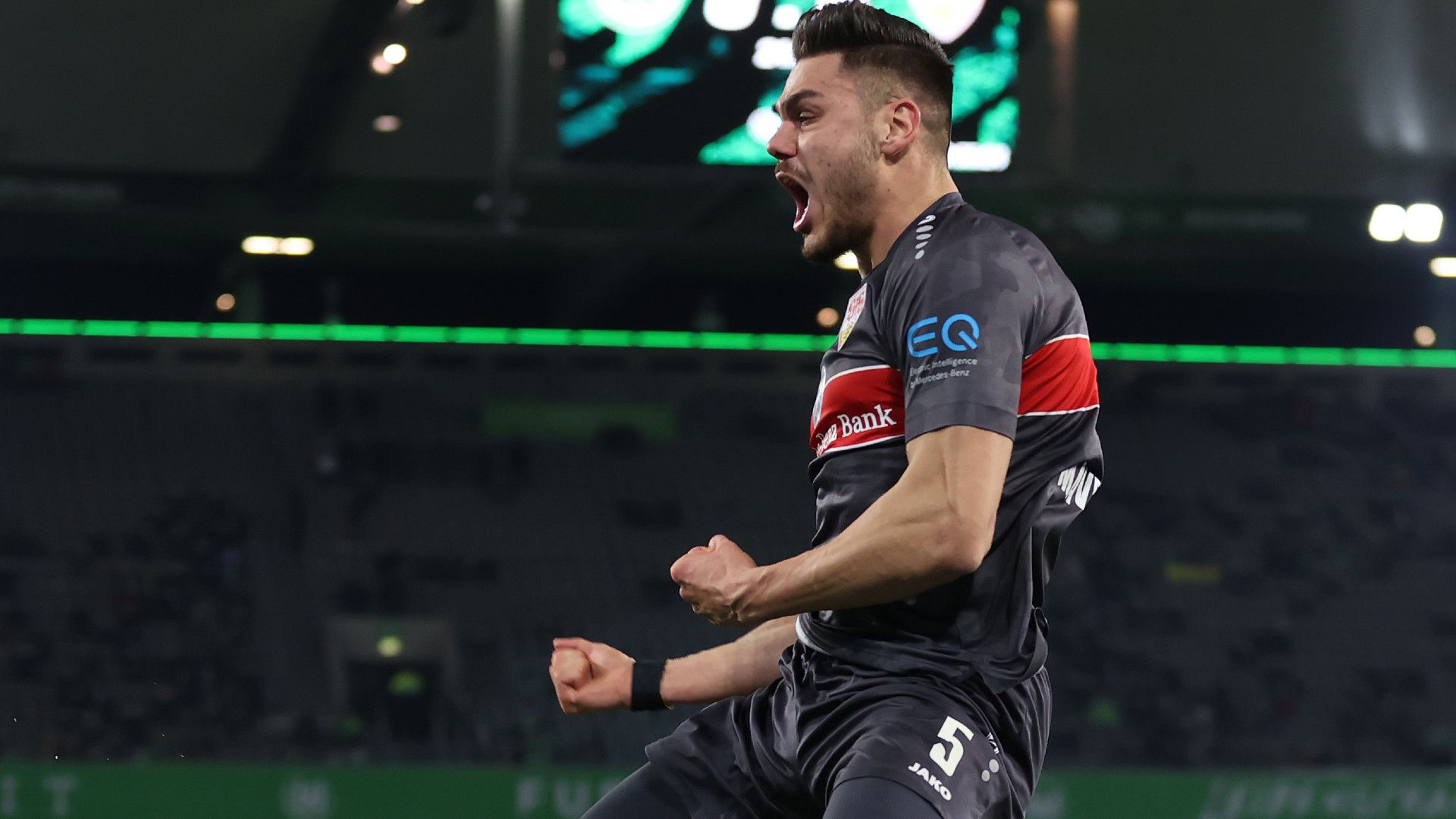 KONSTANTINOS MAVRAPANOS STUTTGART BUNDESLIGA 11122021