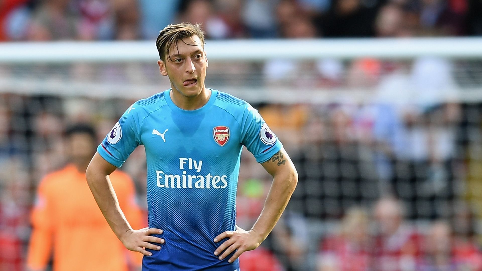 Özil Arsenal Liverpool 082717