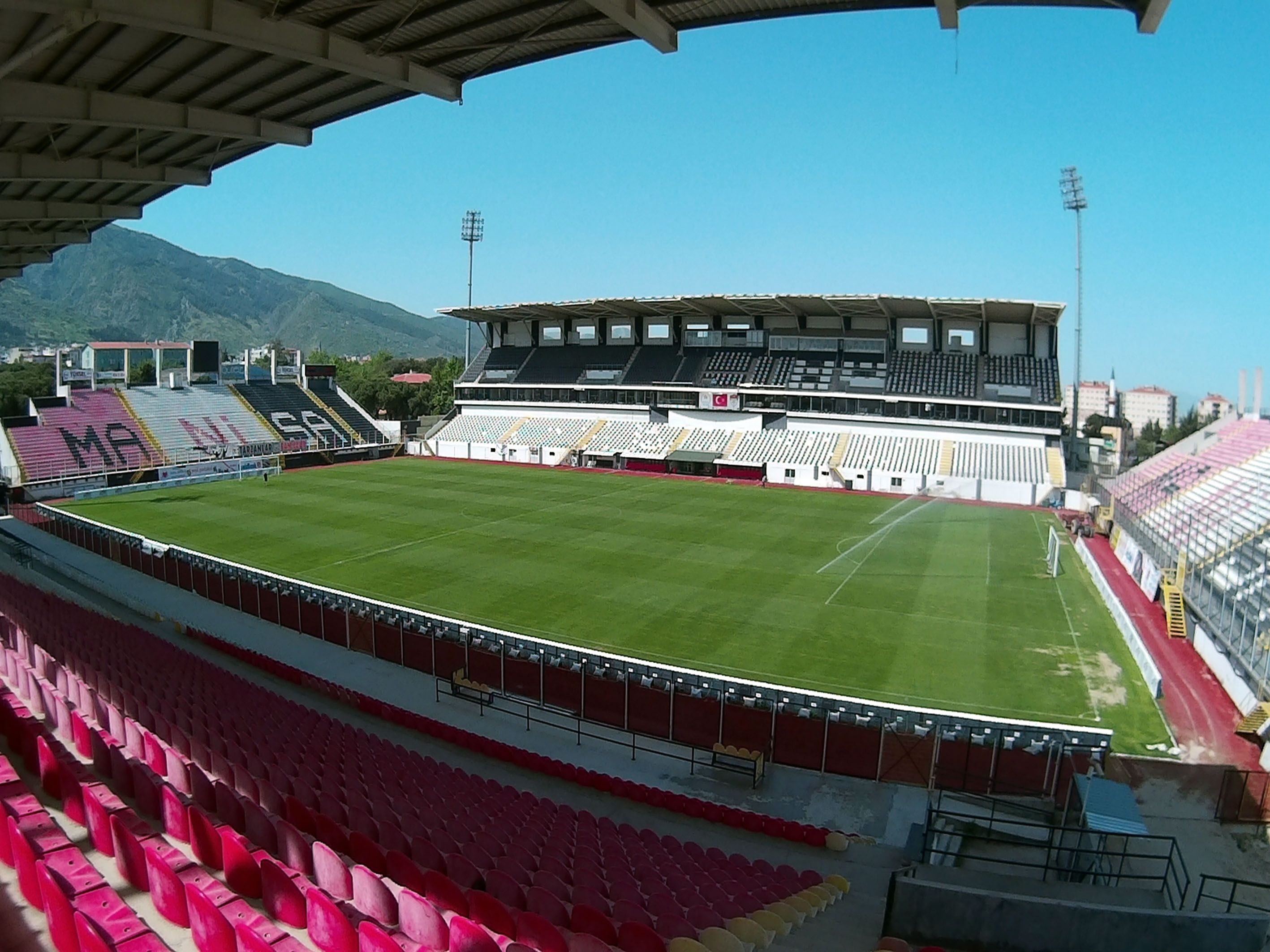 Manisa 19 Mayıs Stadyumu