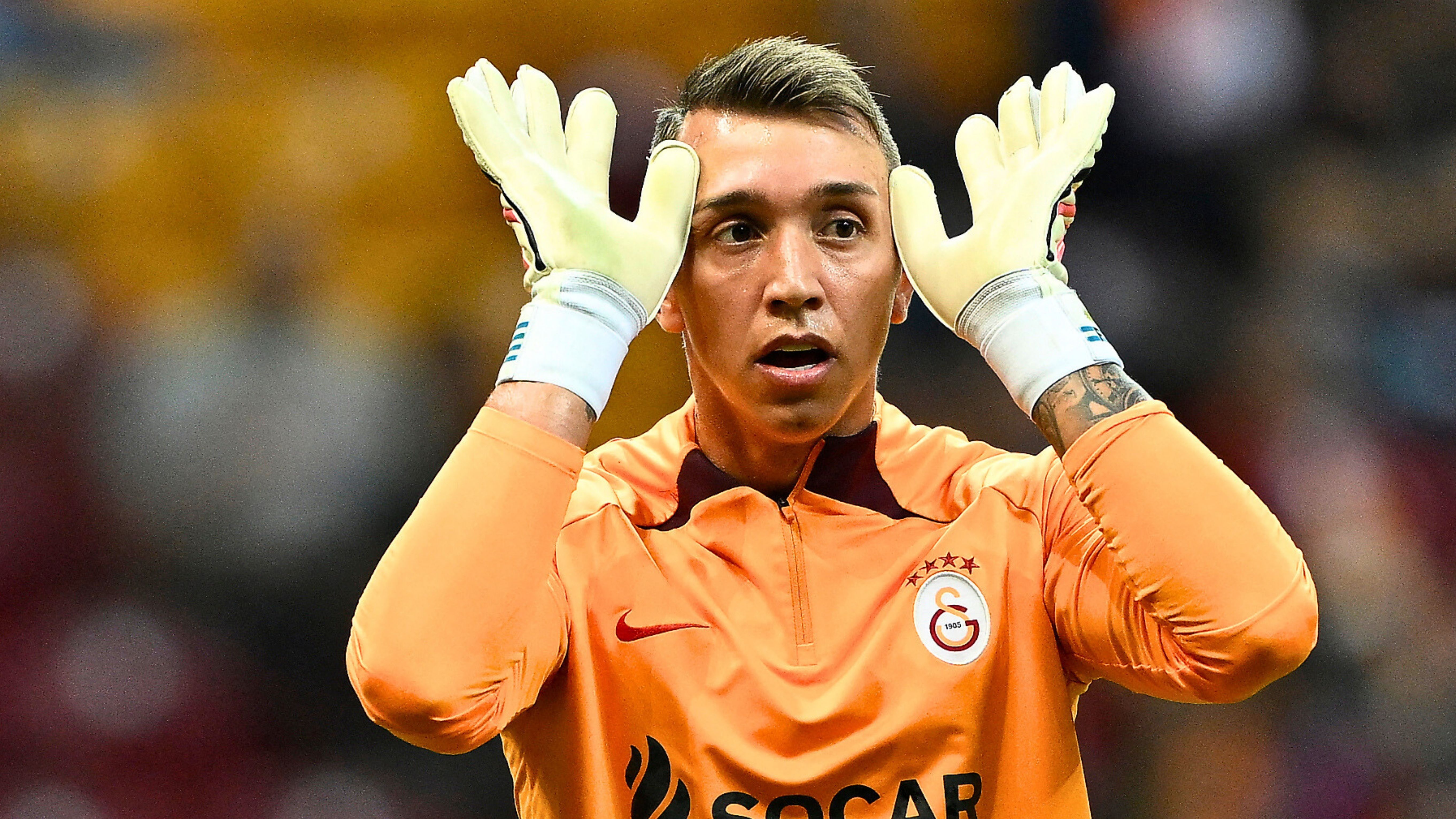 Bitti" demişti! Fernando Muslera için Galatasaray taraftarından özel  operasyon | Goal.com Türkçe
