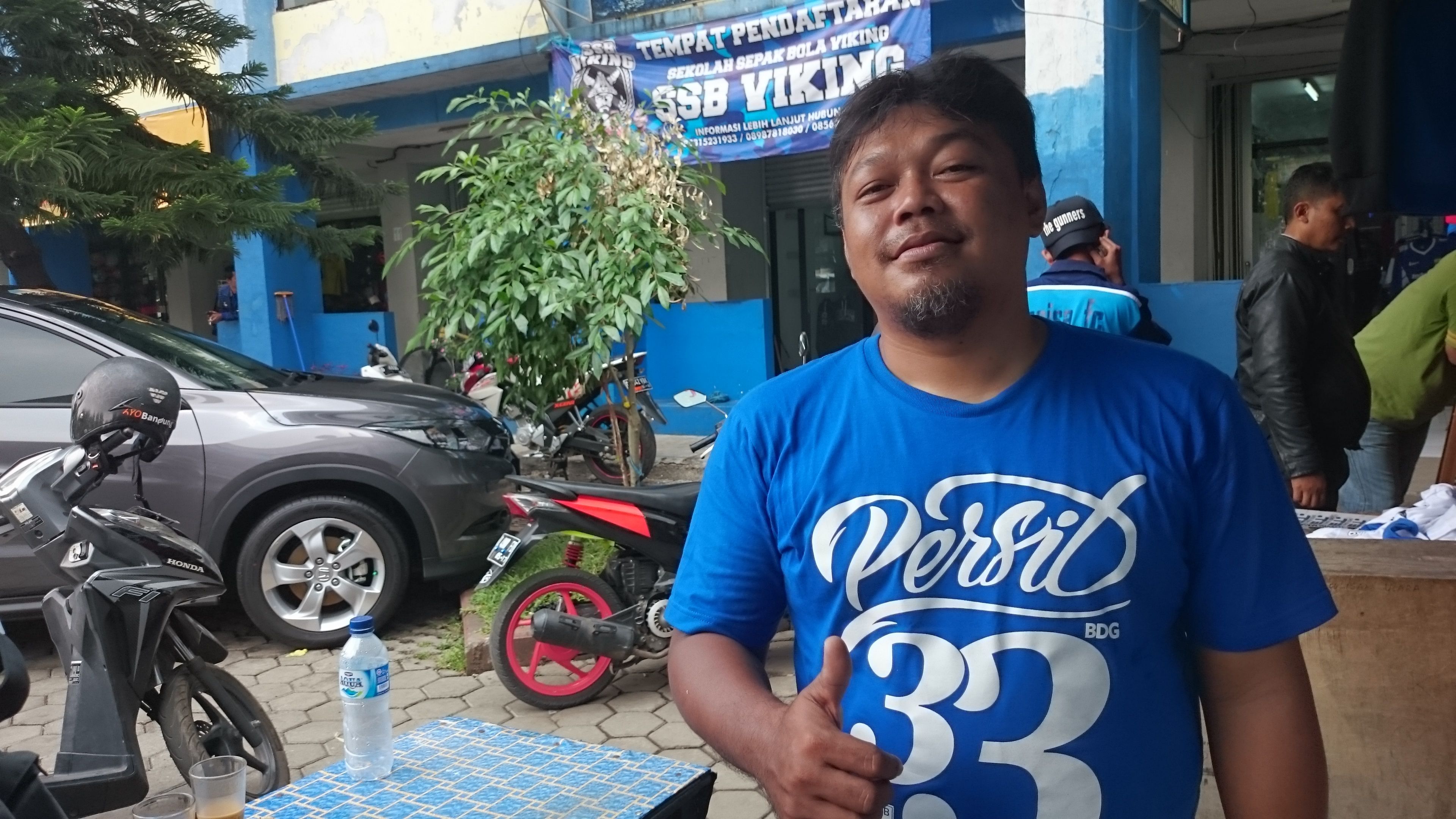Yana Umar - Dirigen Viking Persib Club