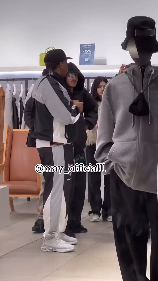 Lamine Yamal shopping