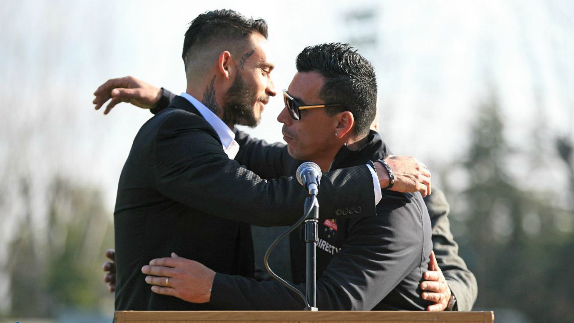 Mauricio Pinilla y Esteban Paredes ANFP 240817