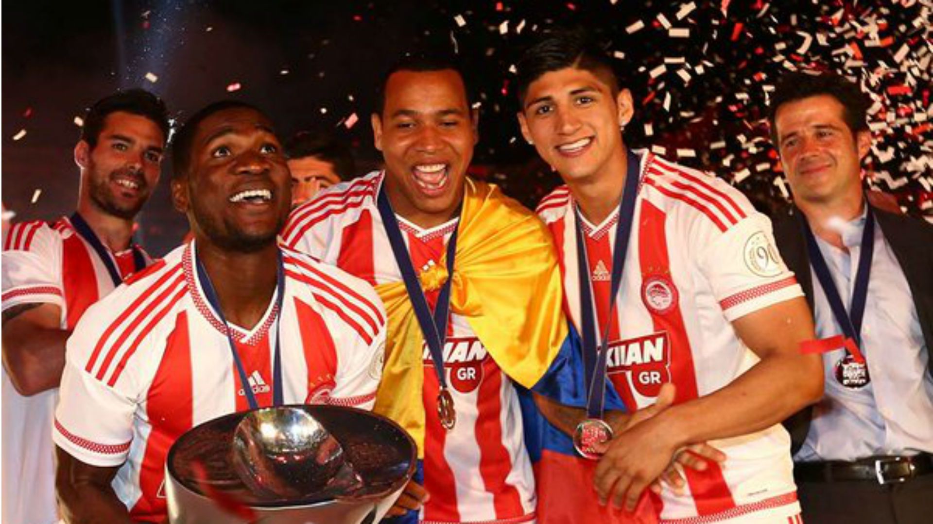 Alan Pulido Olympiacos Grecia Champion