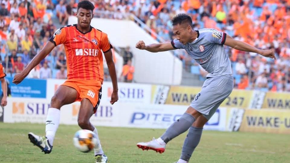 Victor Nirennold vs Vu Quang Nam SHB Da Nang vs Ho Chi Minh CIty FC Round 12 V.League 2019