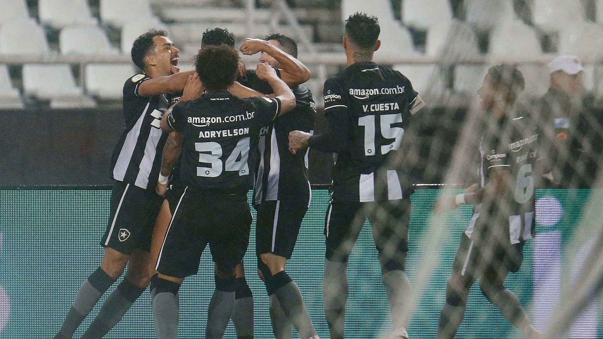 Botafogo comemora gol na vitória contra o São Paulo, pela rodada de estreia do Brasileirão 2023