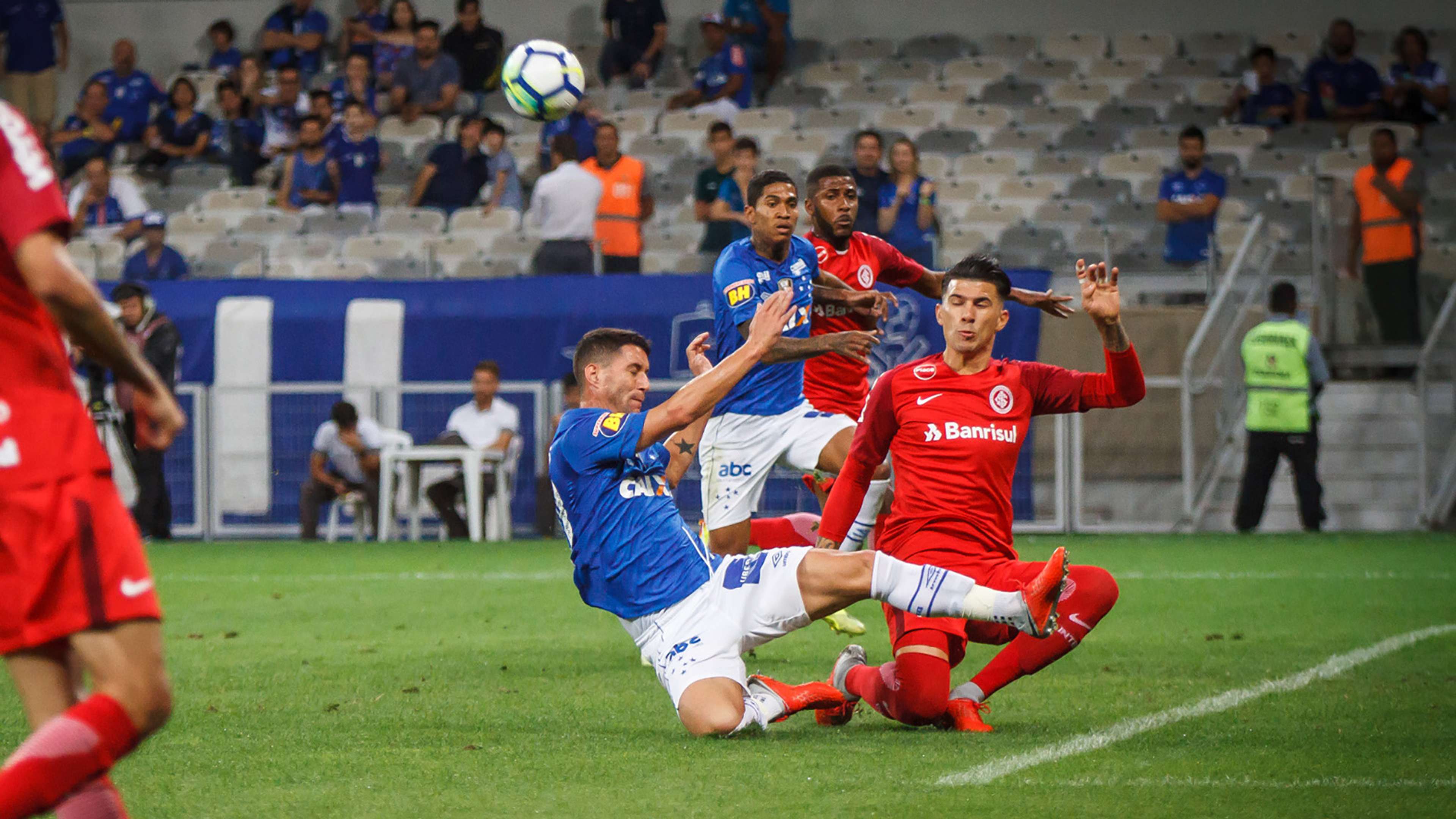 Thiago Neves Victor Cuesta Cruzeiro Internacional Brasileirao Serie A 02092018