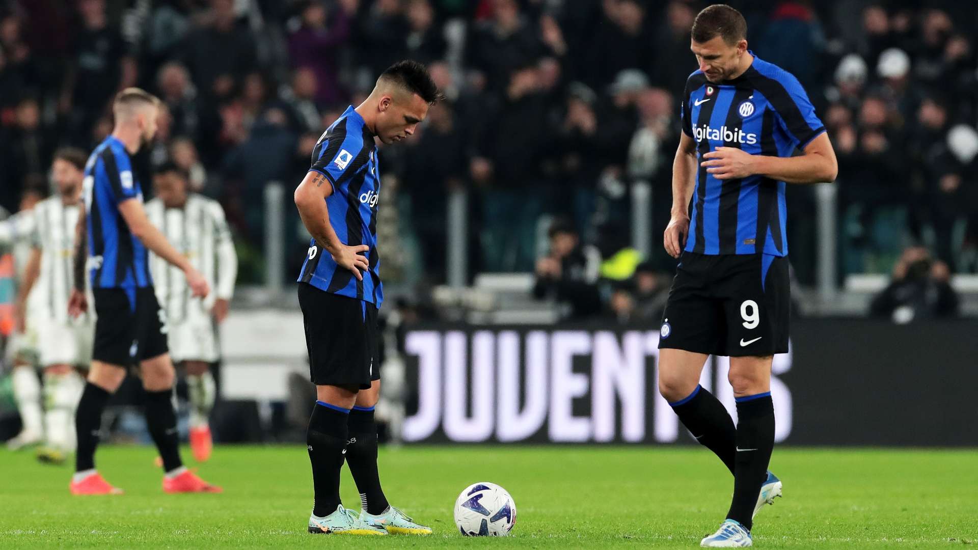 Dzeko Lautaro Martinez Juventus Inter Serie A