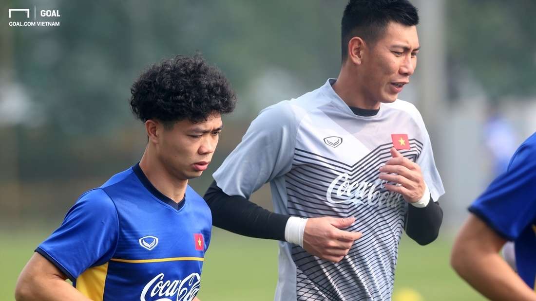 Tuyển Việt Nam tập luyện sáng 21/12