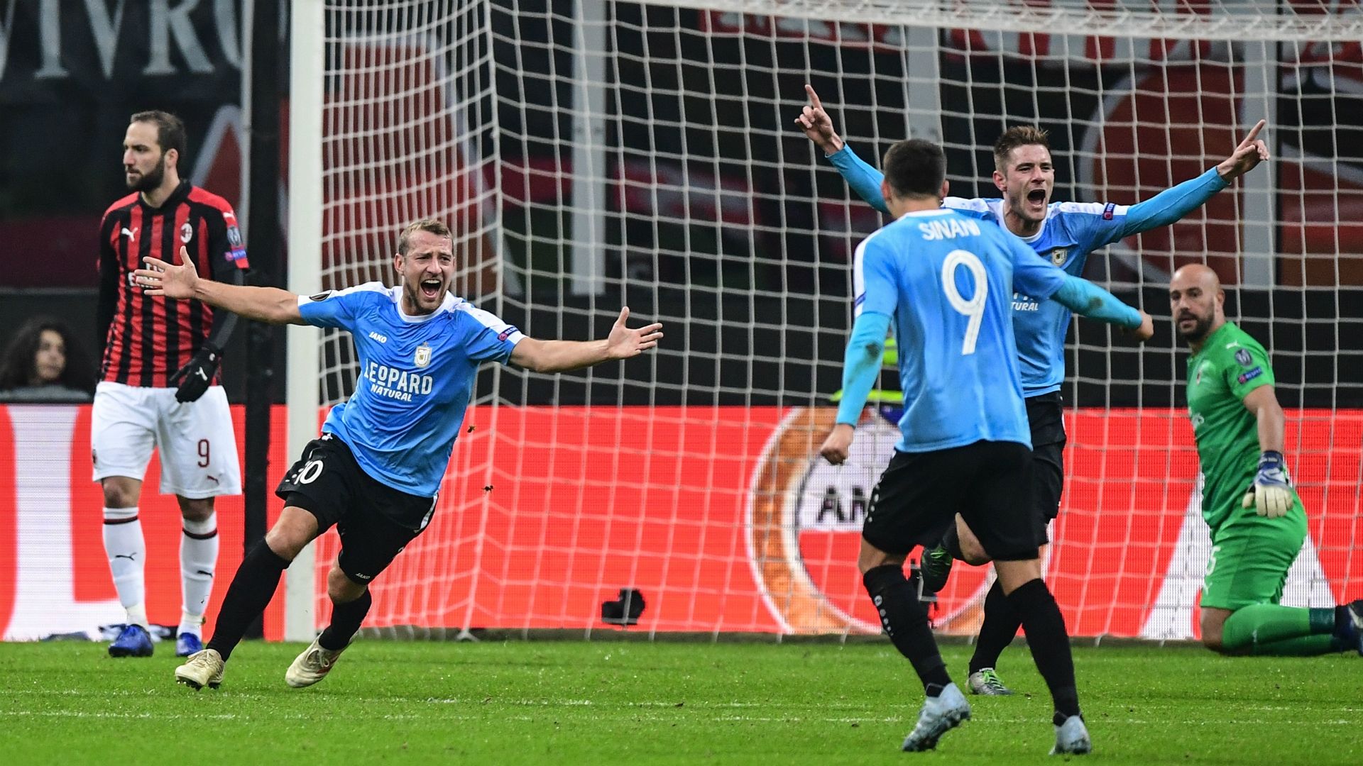 Gonzalo Higuain Pepe Reina Milan Dudelange Europa League