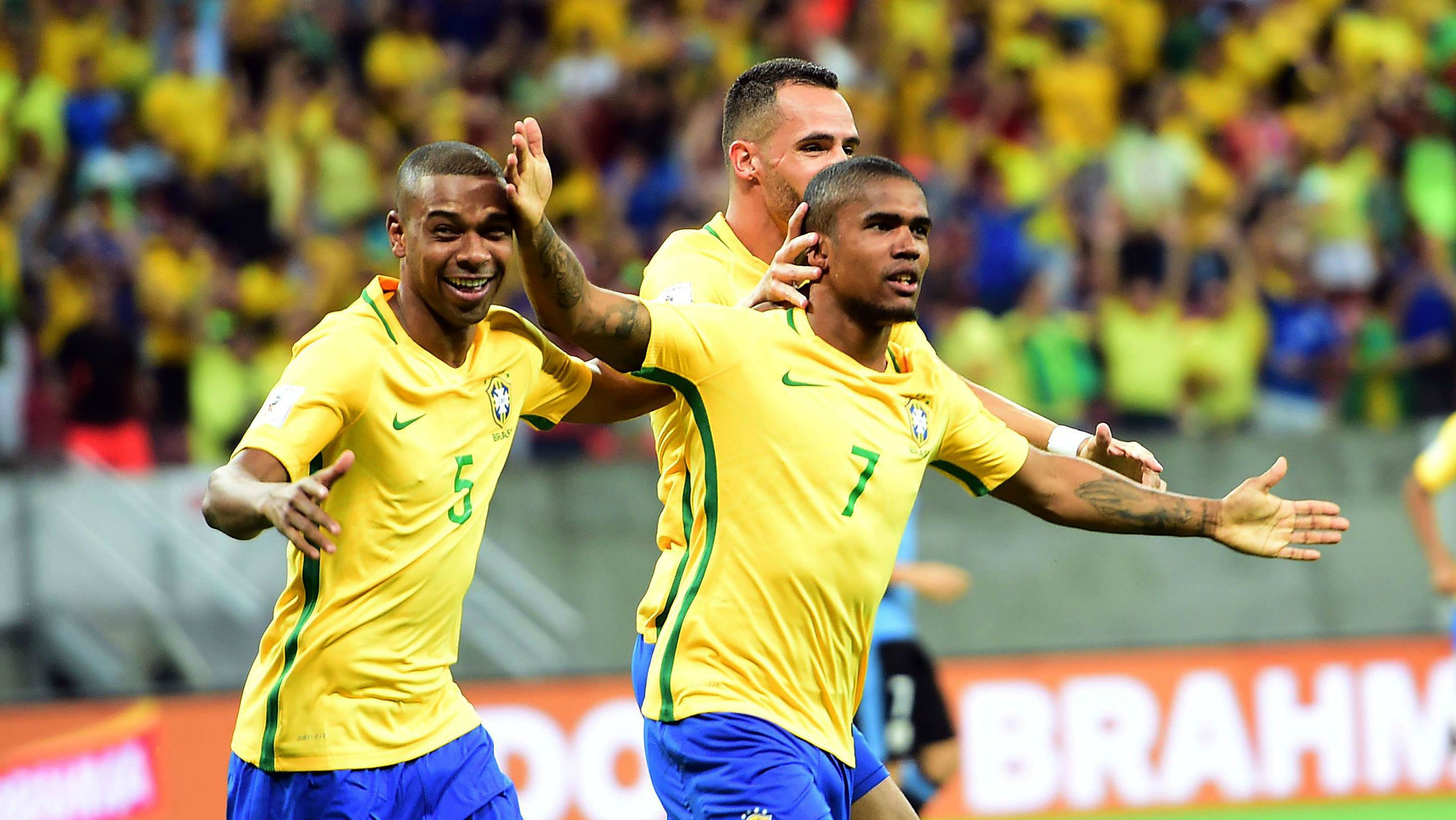 Douglas Costa Brasil Uruguai 25032016