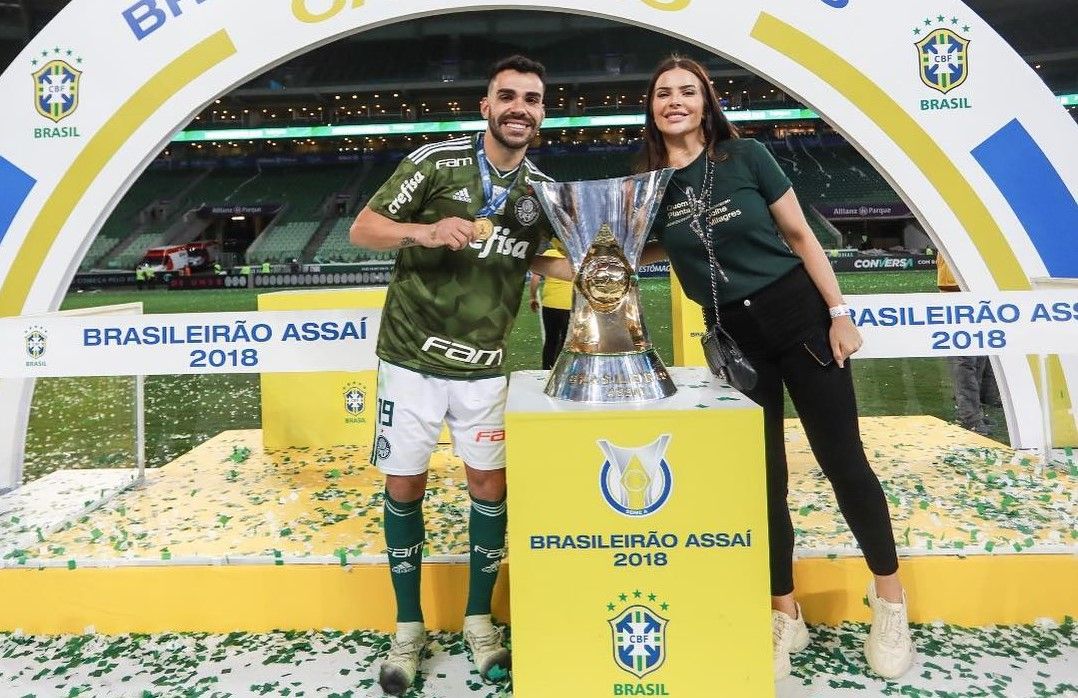Bruno Henrique e esposa