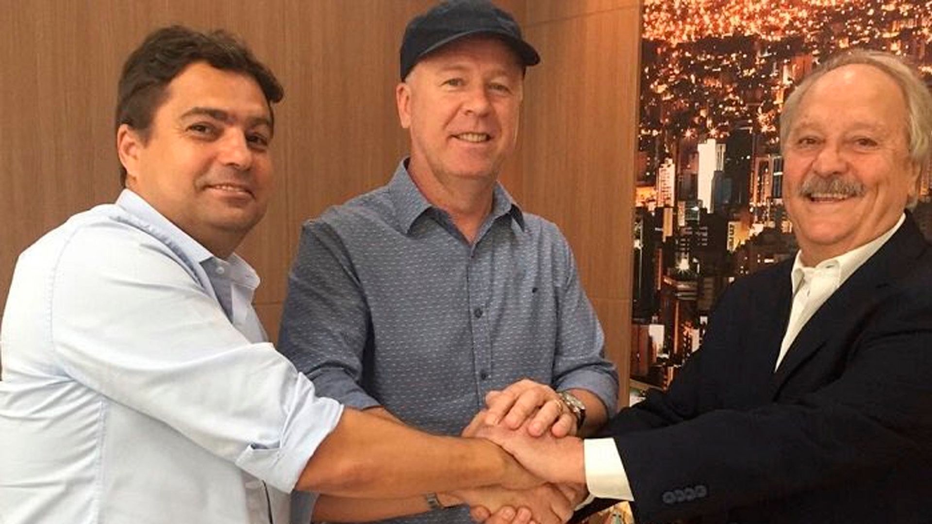 Itair Machado, Mano Menezes Cruzeiro e Wagner Pires de Sá Renovação contrato 20 10 17