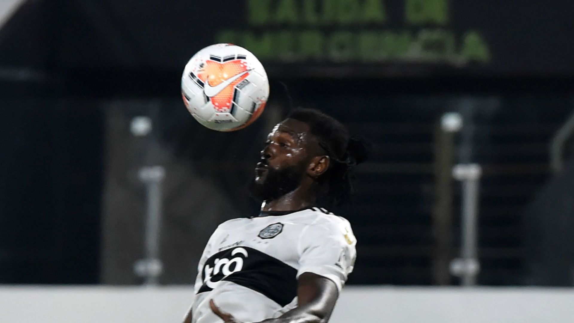 Emmanuel Adebayor - Olimpia