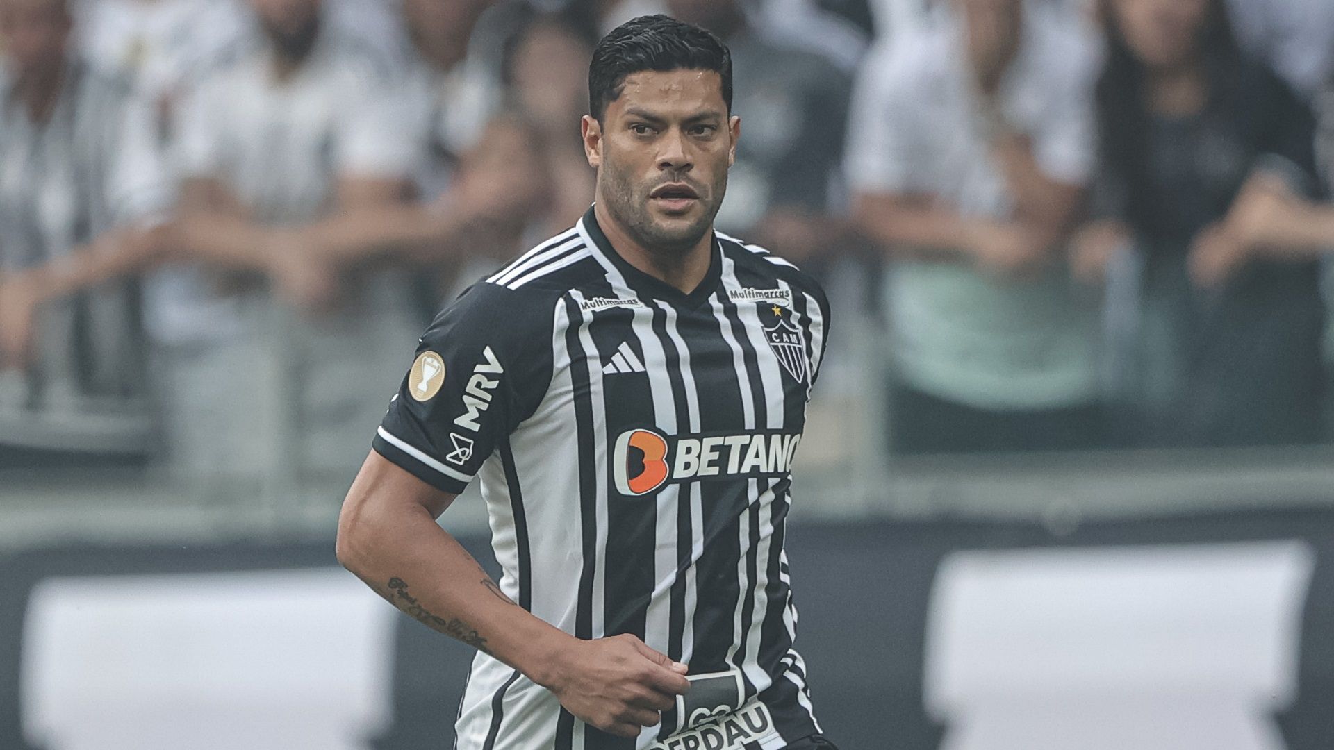 Hulk, em ação na final do Campeonato Mineiro entre Atlético e América