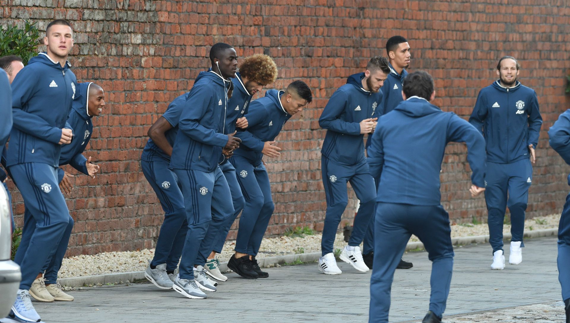 Man Utd car park training