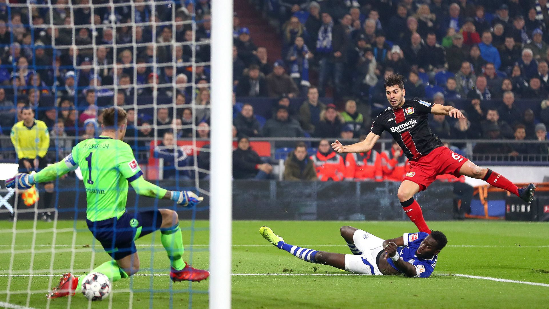 Ralf Fährmann Aleksandar Dragovic Leverkusen Schalke 19122018