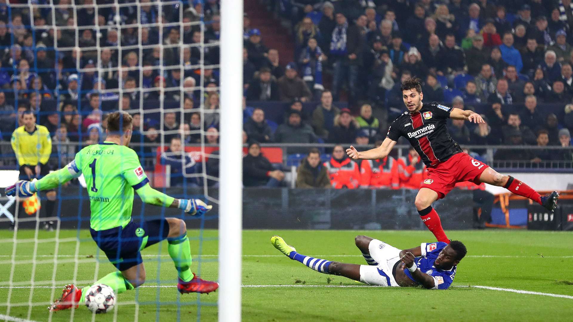 Ralf Fährmann Aleksandar Dragovic Leverkusen Schalke 19122018