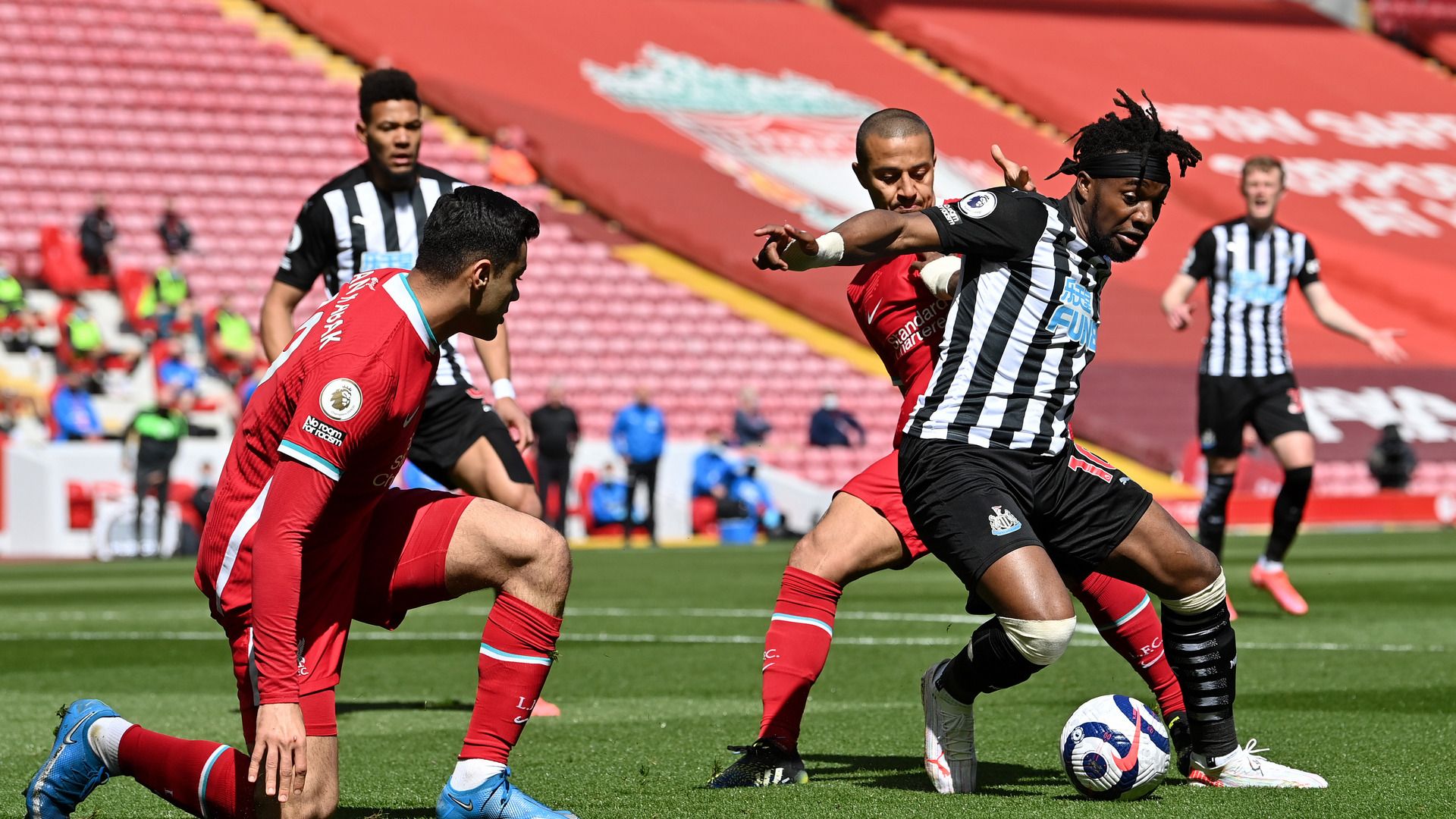 Ozan Kabak. Liverpool vs Newcastle United 04.24.2021