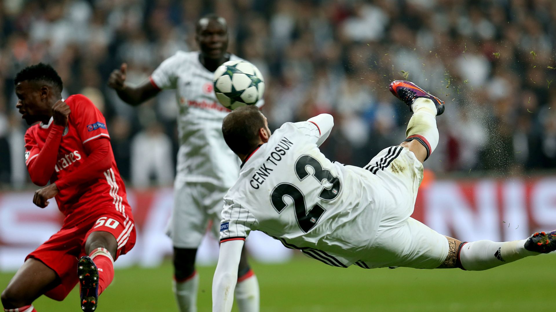 Cenk Tosun Besiktas Benfica UCL