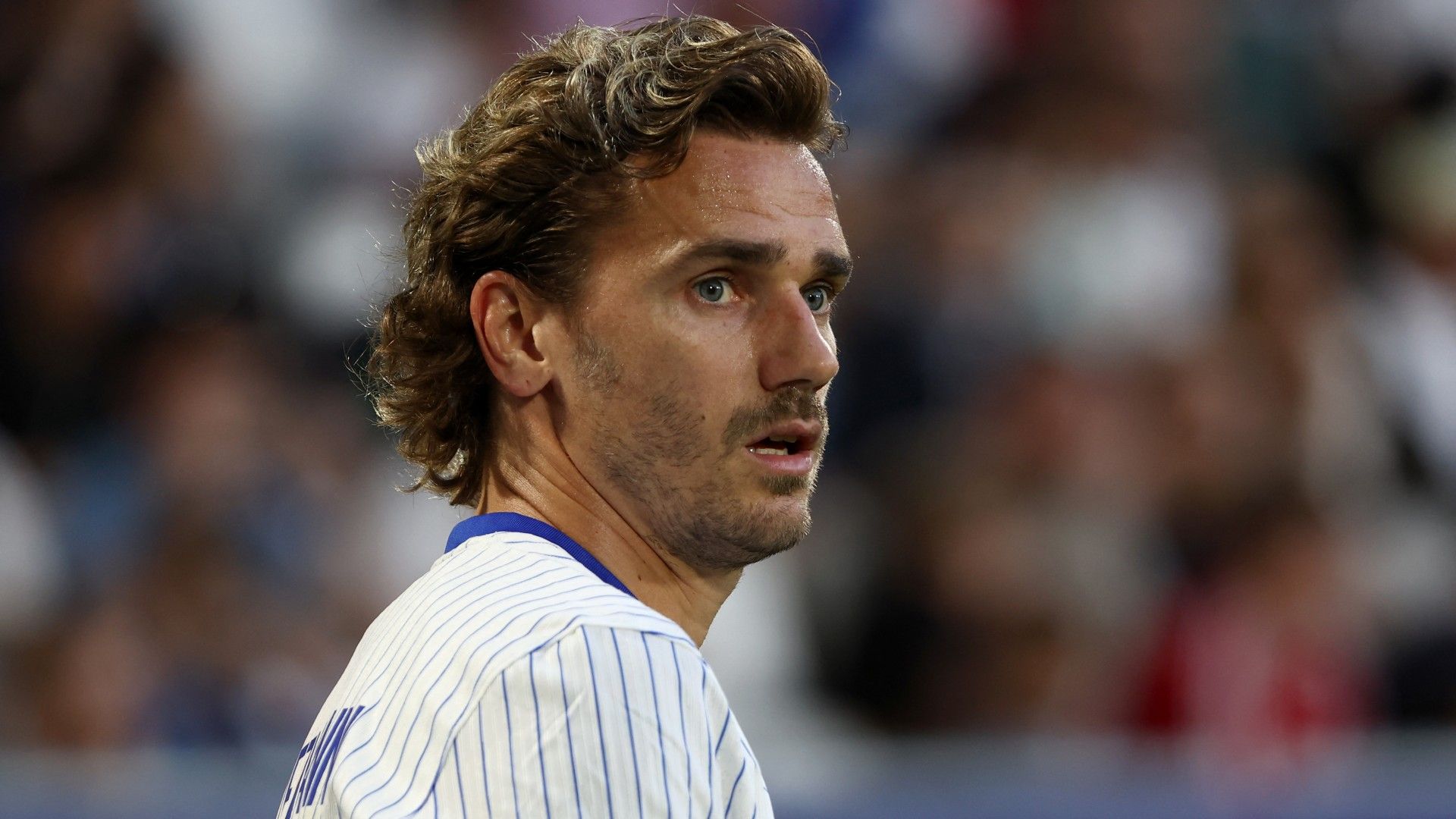 France's midfielder #07 Antoine Griezmann looks