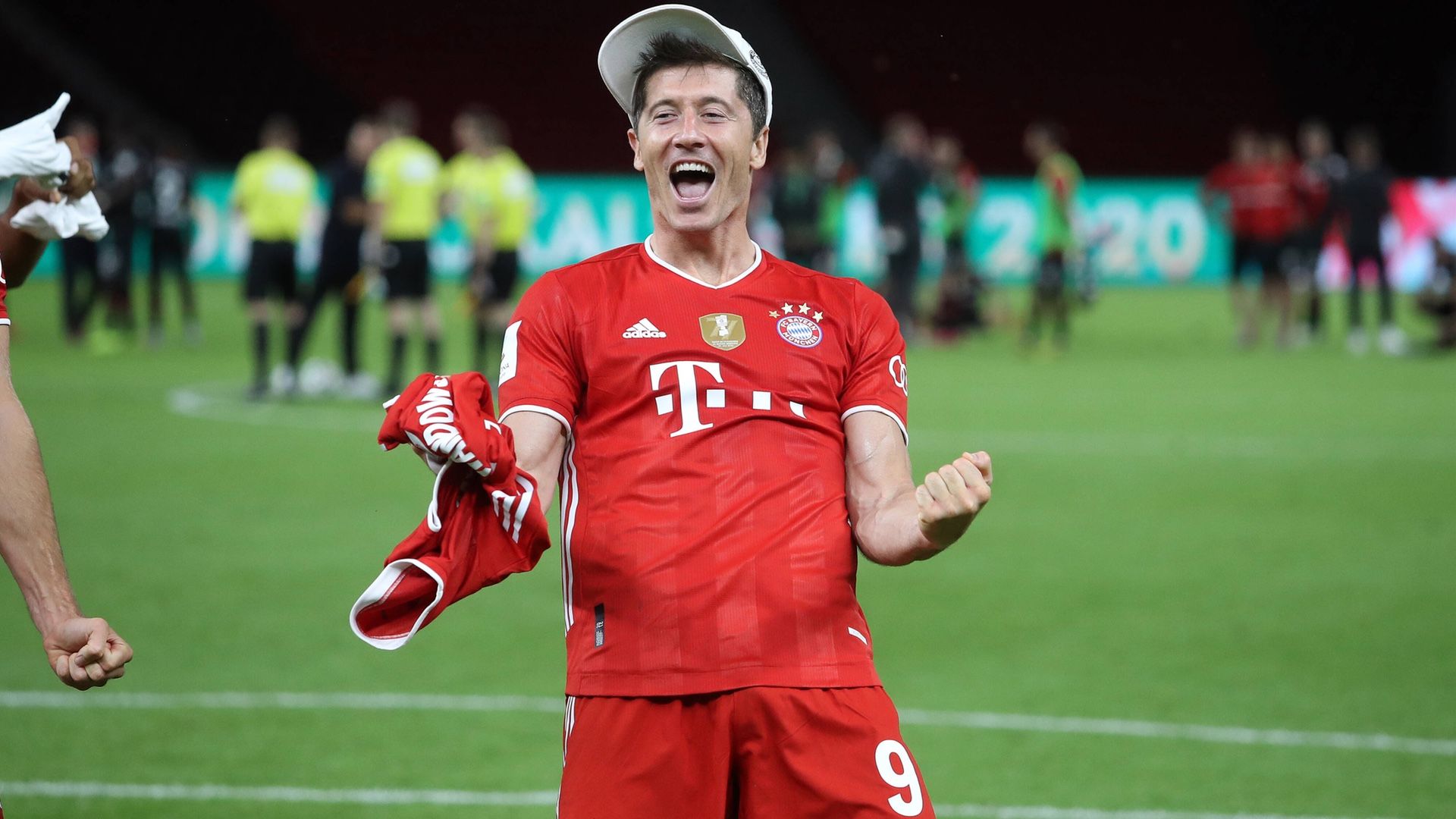 ONLY GERMANY Robert Lewandowski Bayern Munchen 2020