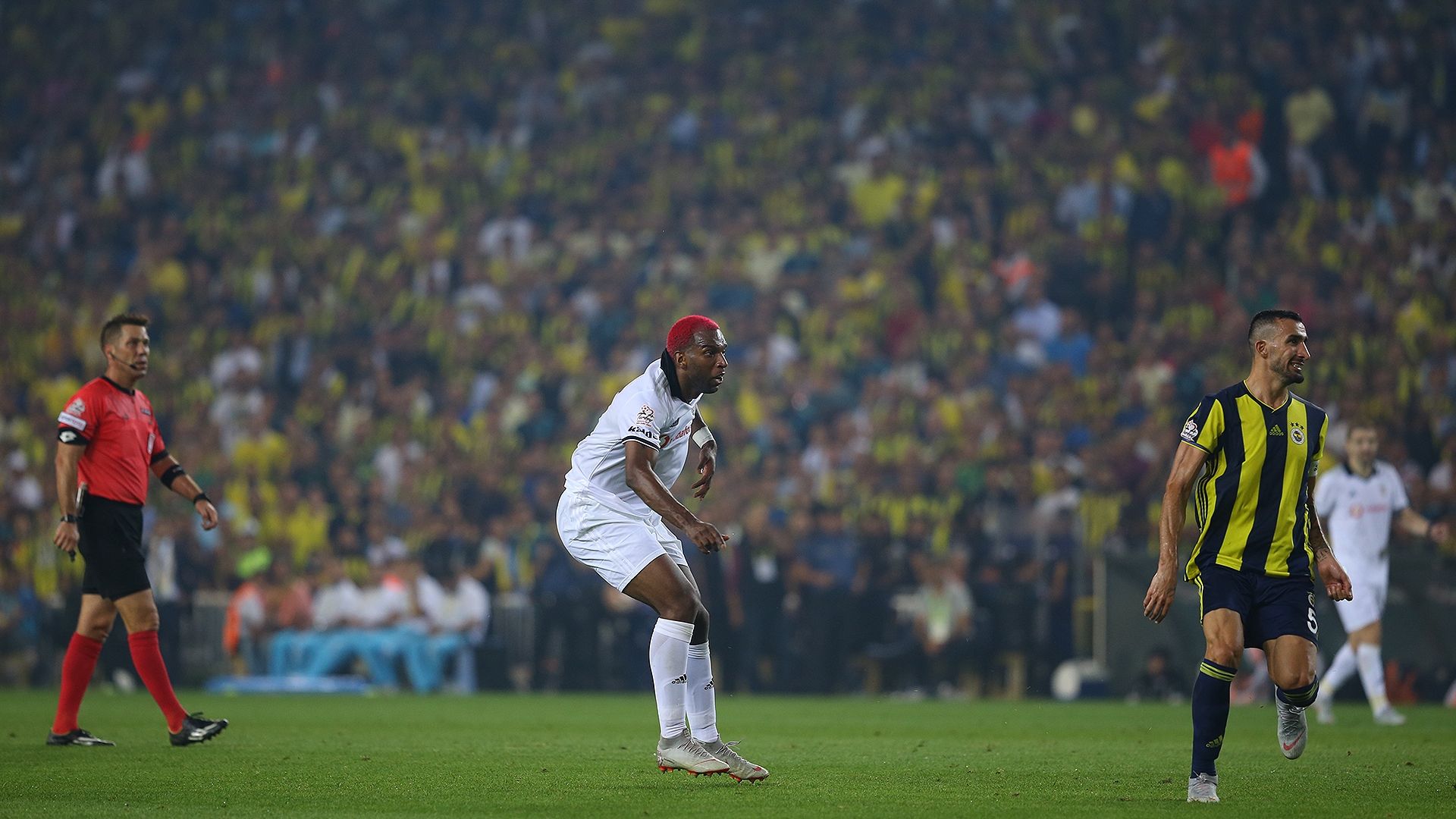 Ryan Babel Besiktas Fenerbahce 09242018