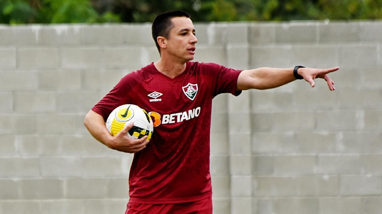Eduardo Barros auxiliar técnico do Fluminense