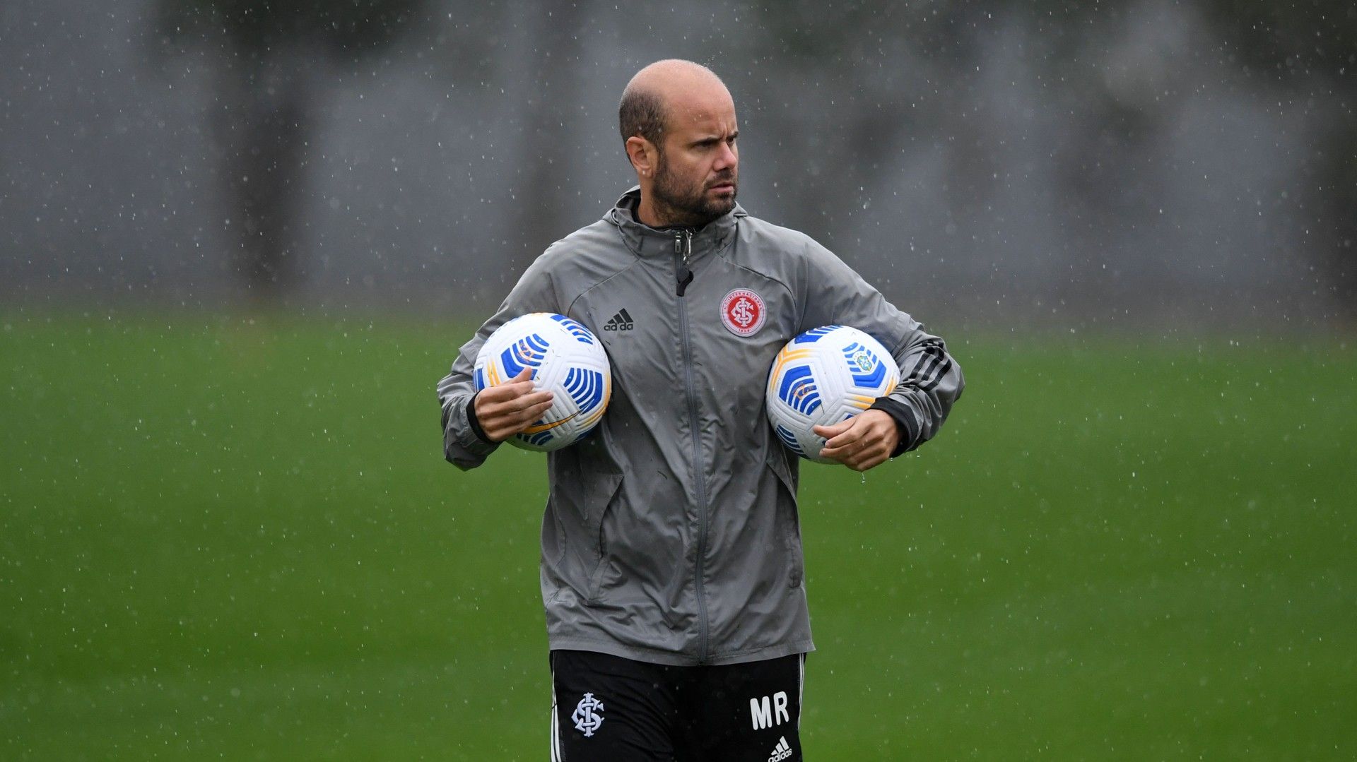 Miguel Ángel Ramírez no treino do Internacional 2021