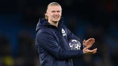 Erling Haaland Manchester City matchball smile