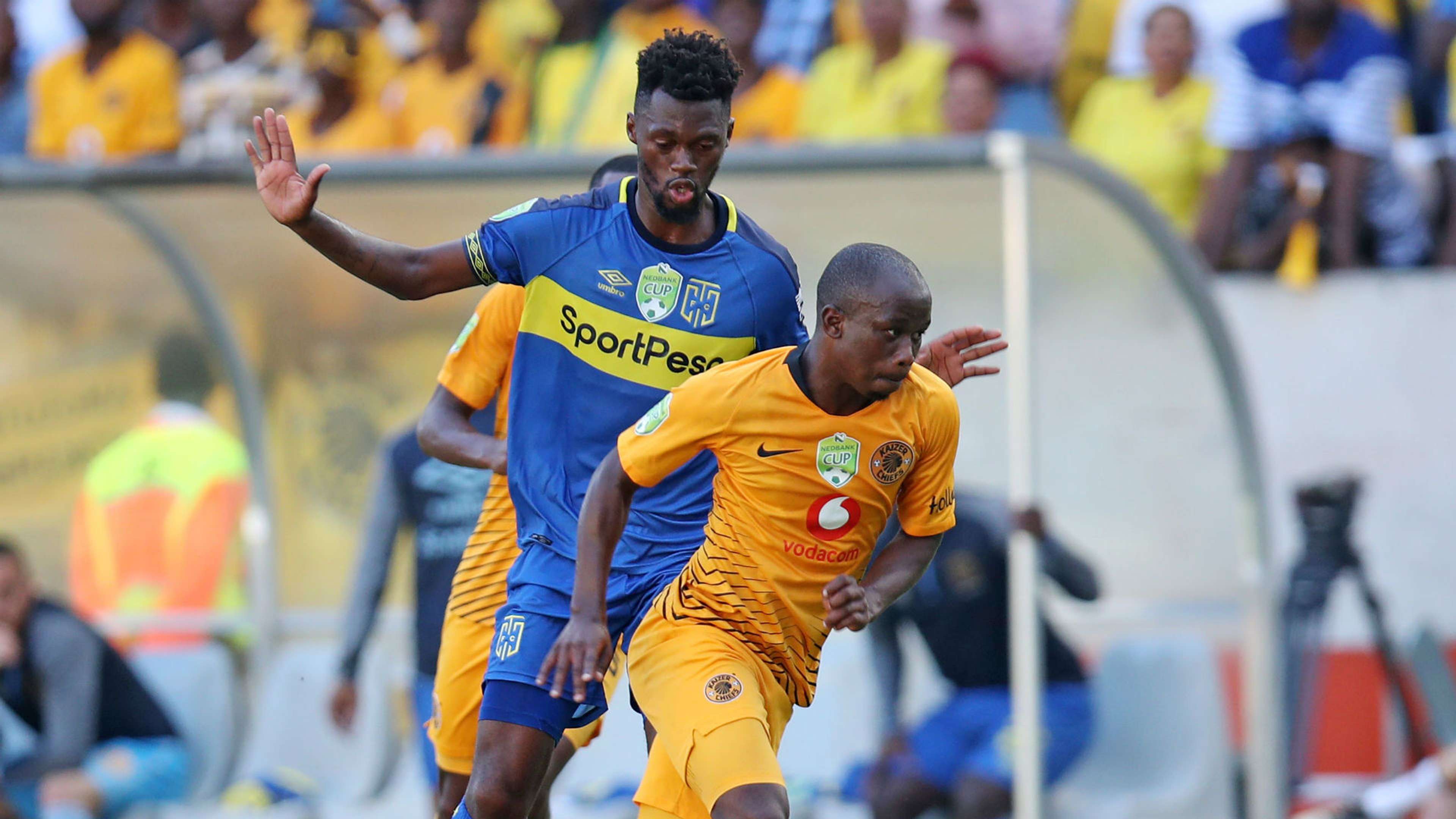 Siphosakhe Ntiya Ntiya of Kaizer Chiefs challenged by Thato Mokeke of Cape Town City, March 2019