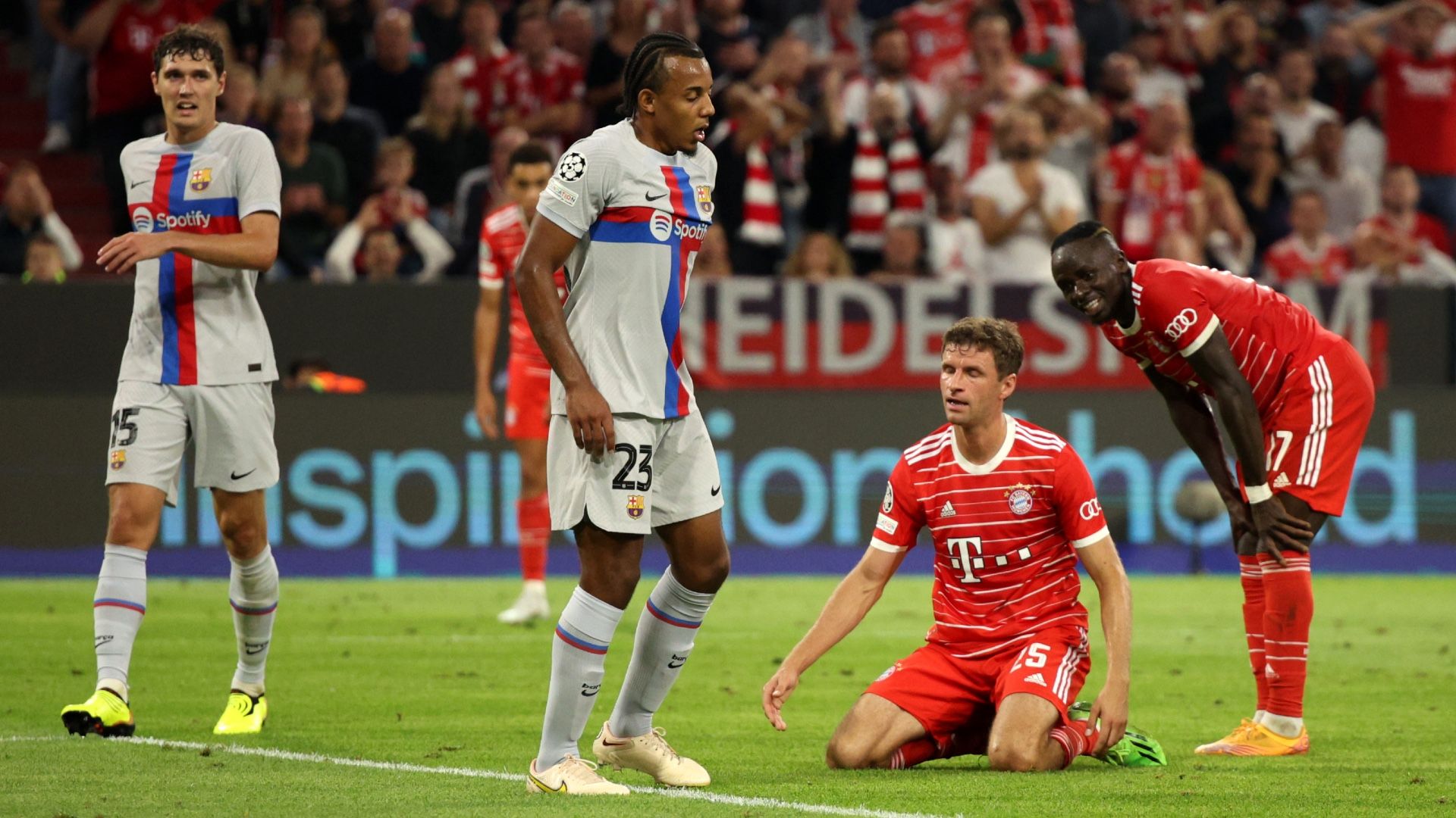 Jules Kounde FC Bayern Barcelona 2022