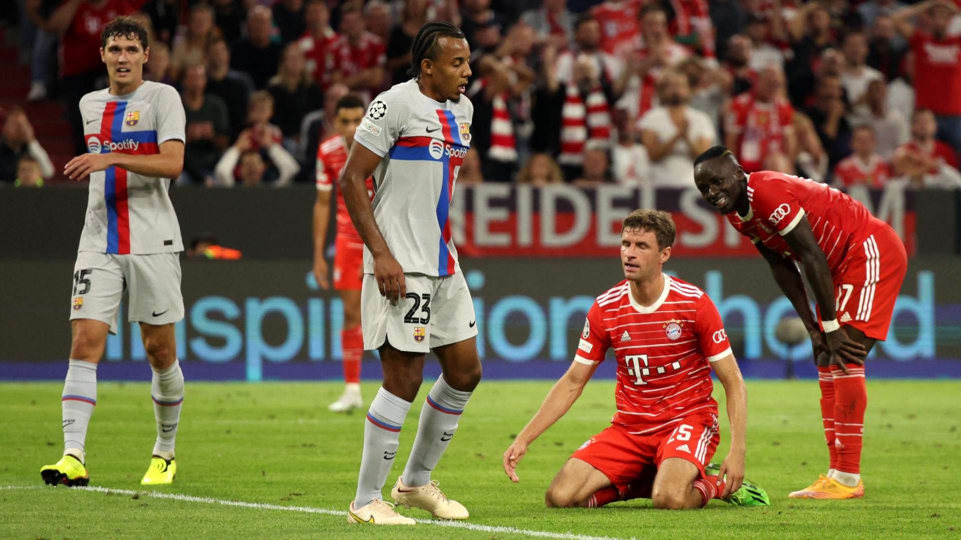 Jules Kounde FC Bayern Barcelona 2022