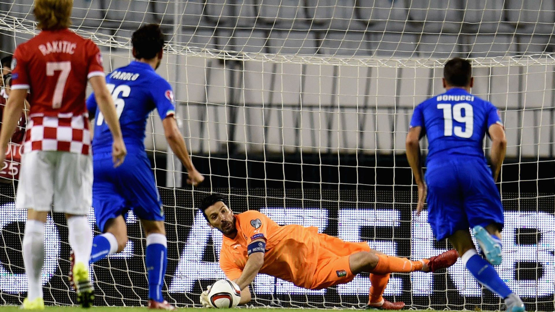 gianluigi buffon - croatia italy - euro 2016 qualifiers - 12062015