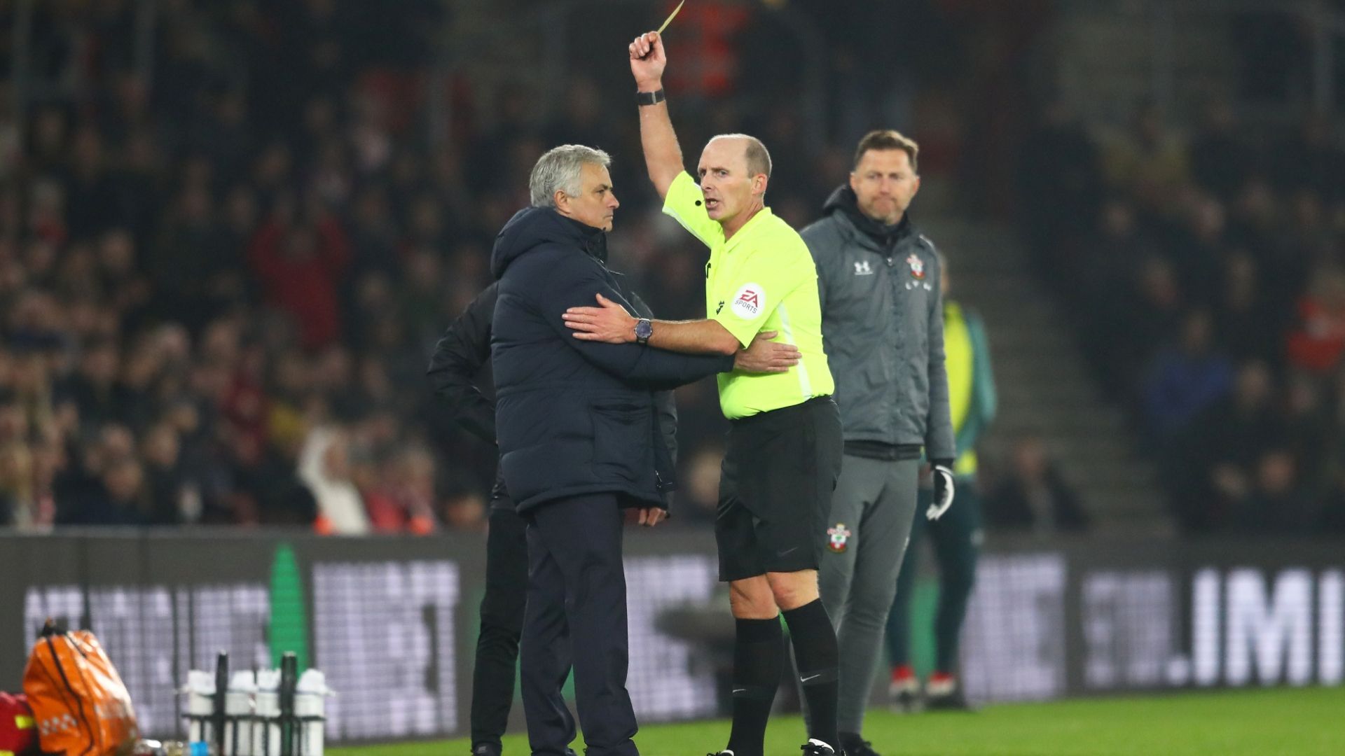 Jose Mourinho yellow card Tottenham