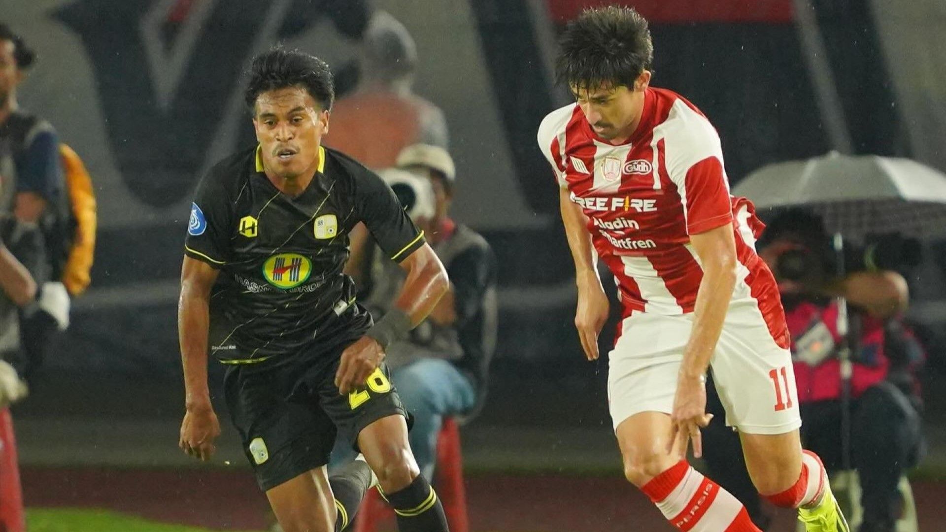 Buyung Ismu Lessy & Gavin Kwan Adsit - Persis Solo vs Barito Putera