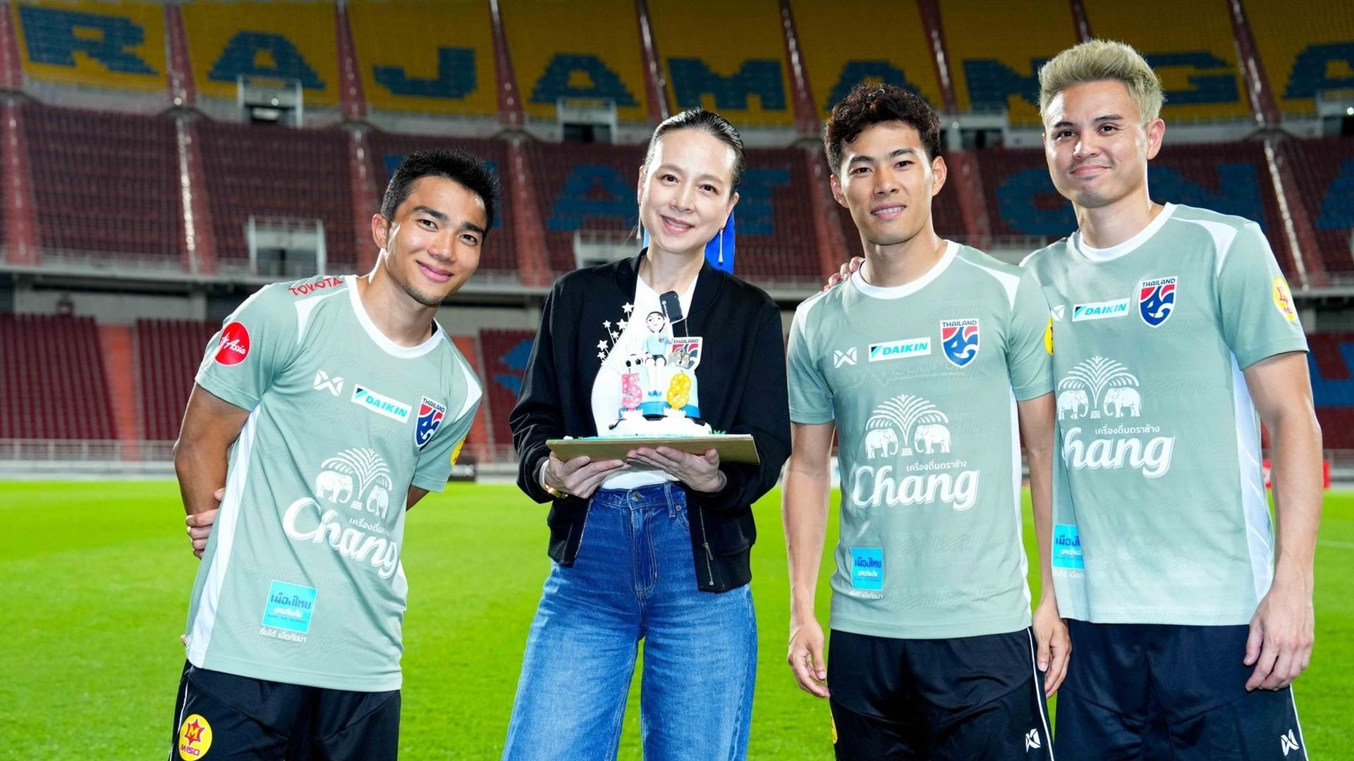 นวลพรรณ ล่ำซำ