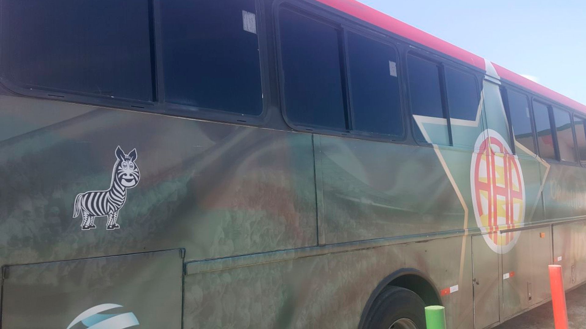 Ônibus Portuguesa RJ mascote zebra