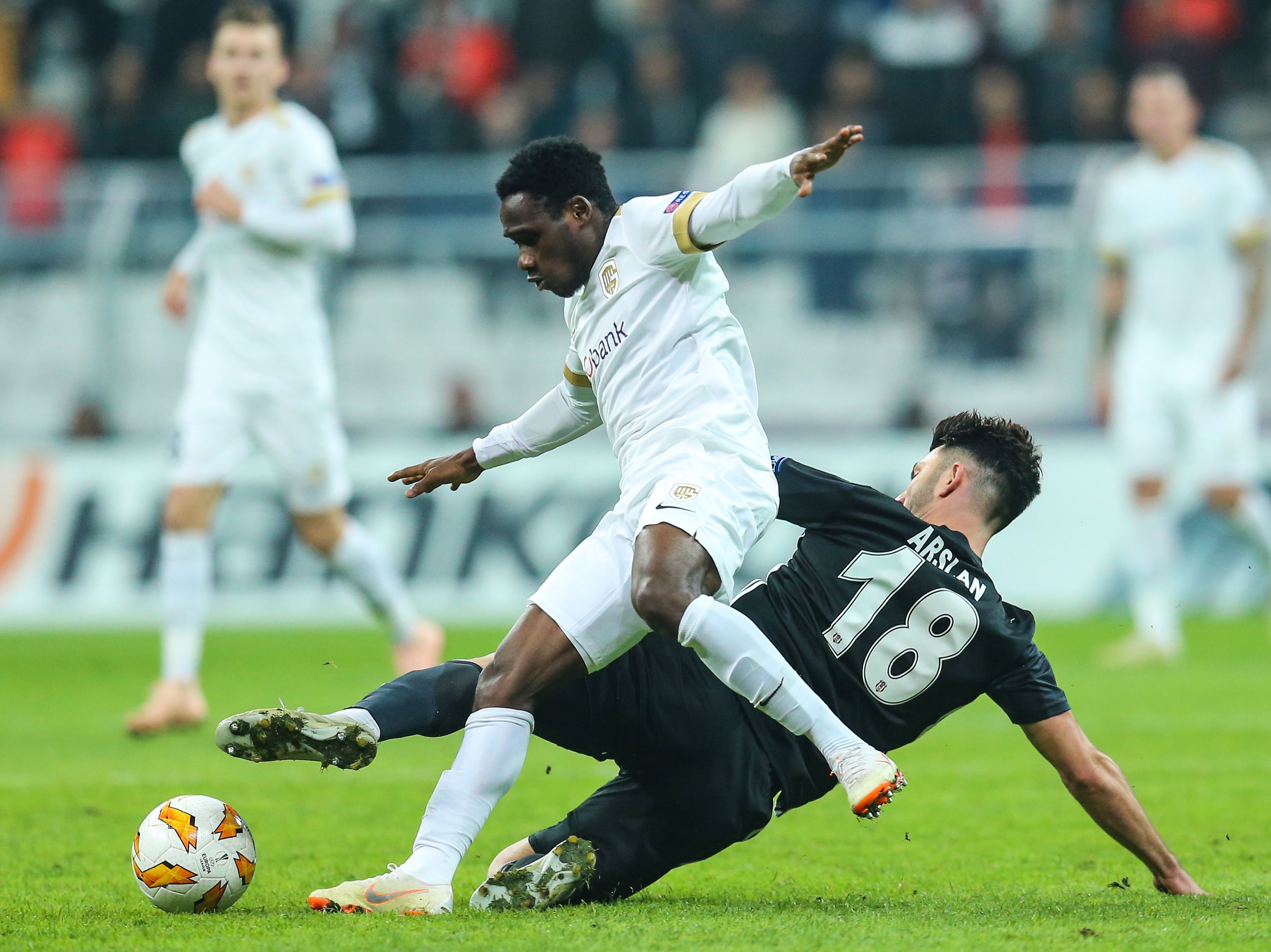 Joseph Paintsil Tolgay Arslan Besiktas Genk UEFA Europa League 10/25/18