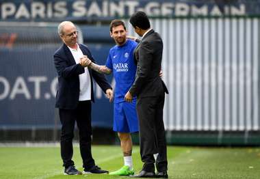 Luis Campos, Lionel Messi et Nasser Al-Khelaïfi avant l'entraînement de veille de match face à la Juventus Turin, le 5 septembre.